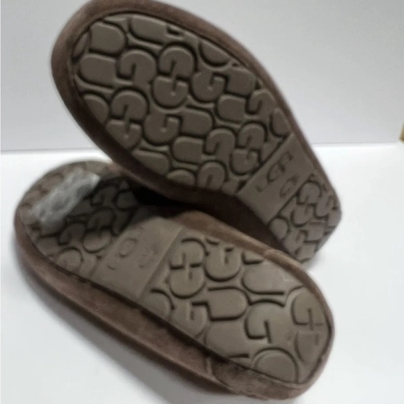 UGG Men\'s Olsen Slipper Brown Suede, Size 9 M